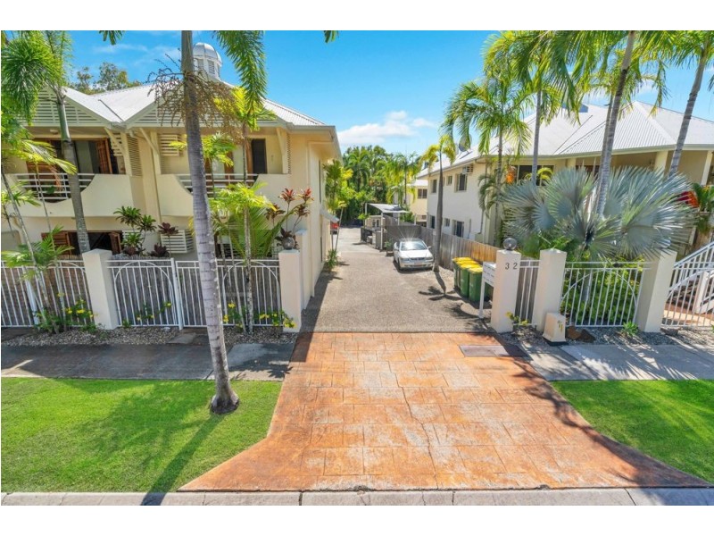 3/32 Oliva Street, Palm Cove QLD 4879