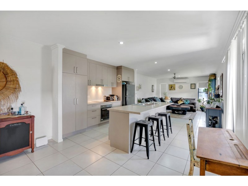 42 Disney Street, White Rock QLD 4868