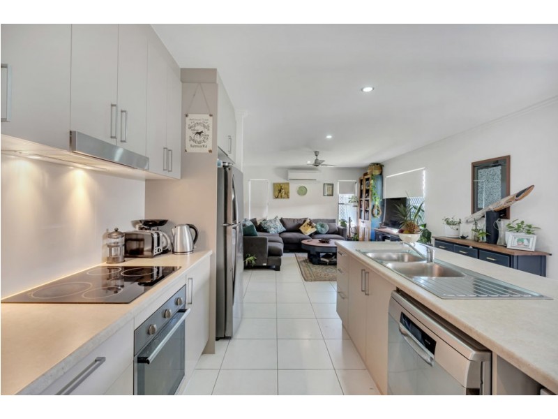 42 Disney Street, White Rock QLD 4868