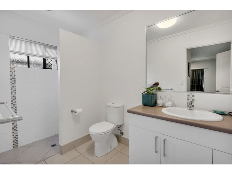 42 Disney Street, White Rock QLD 4868