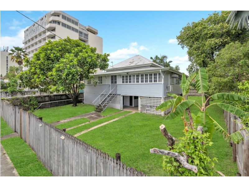 231 Esplanade, Cairns North QLD 4870