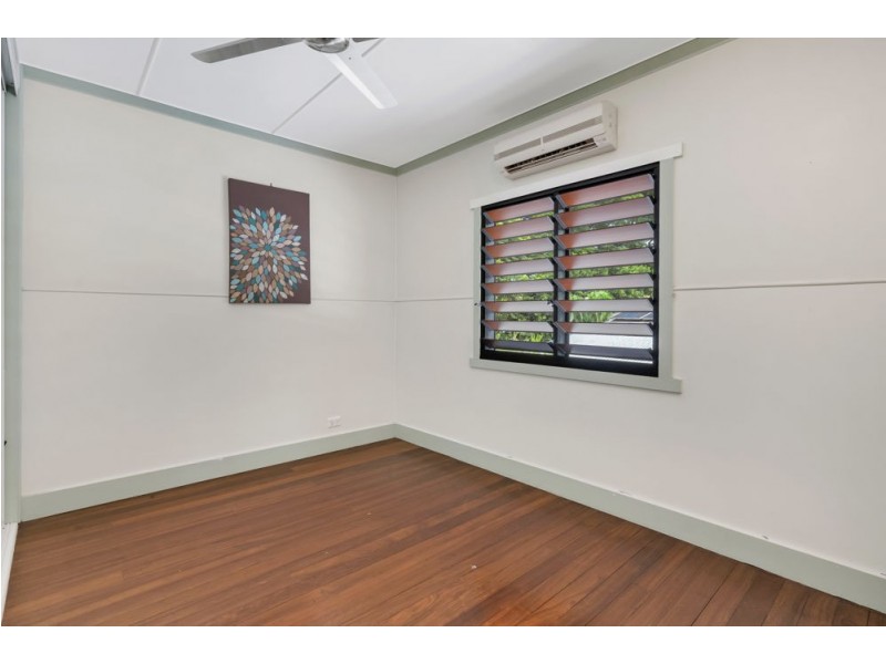 103 English Street, Manunda QLD 4870