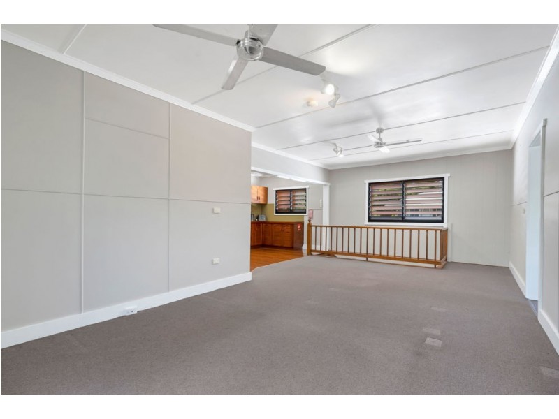 103 English Street, Manunda QLD 4870