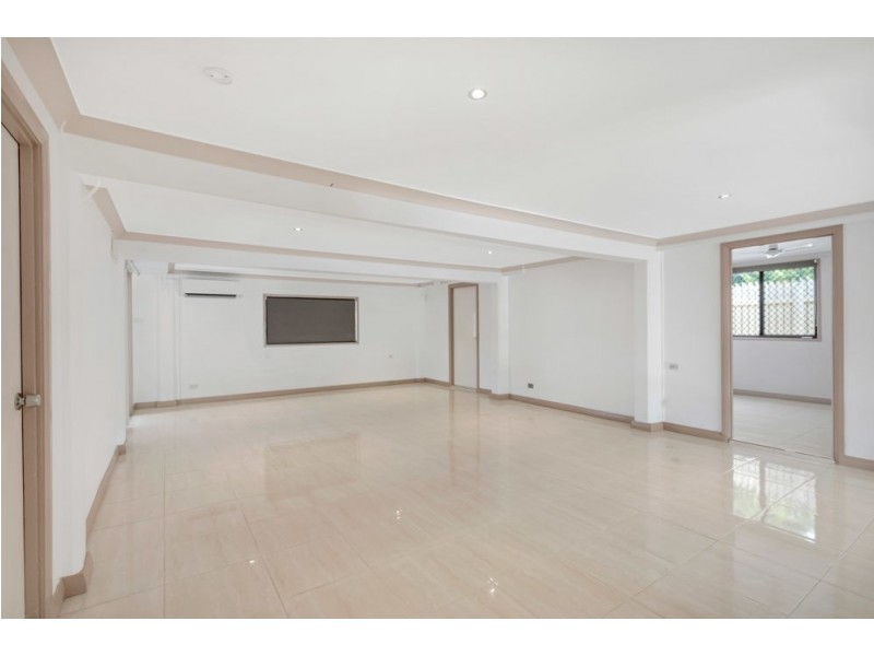 103 English Street, Manunda QLD 4870