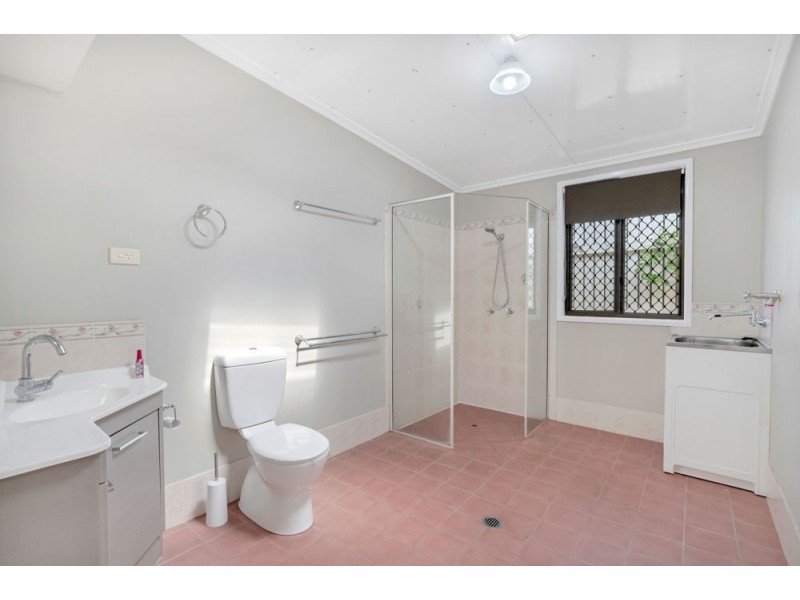 103 English Street, Manunda QLD 4870