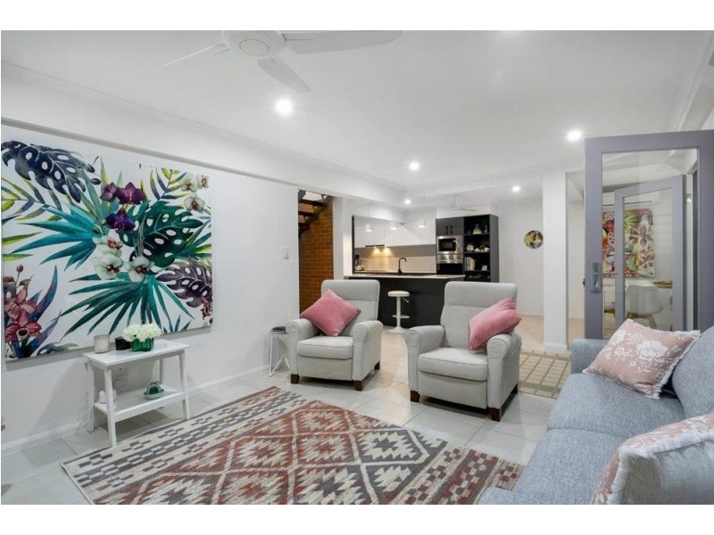 45 Walsh Street, Edge Hill QLD 4870