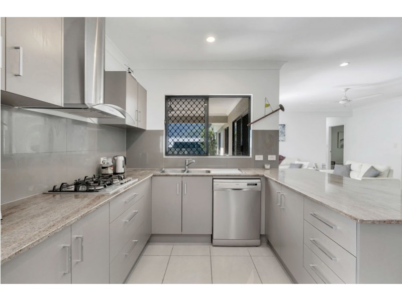 40 Xavier Herbert Drive, Redlynch QLD 4870