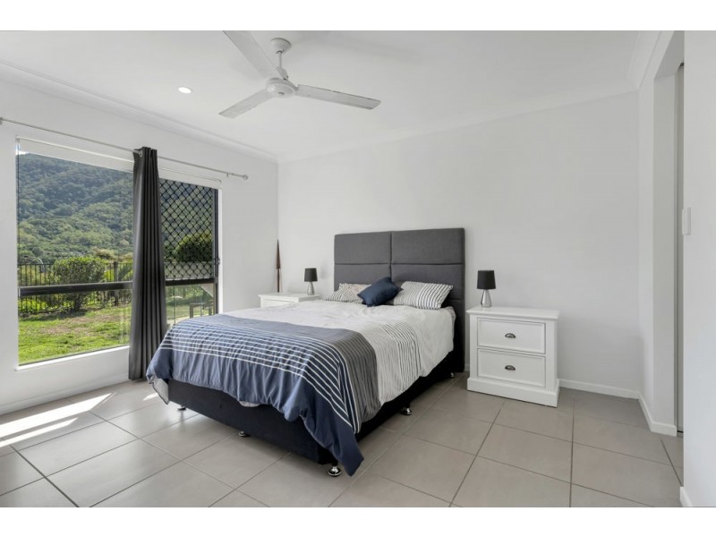 40 Xavier Herbert Drive, Redlynch QLD 4870