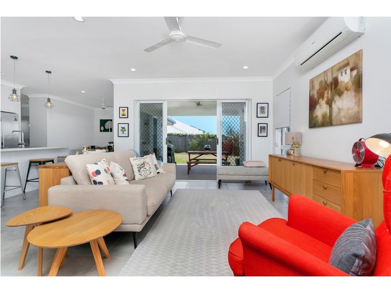 38 Springbrook Avenue, Redlynch QLD 4870