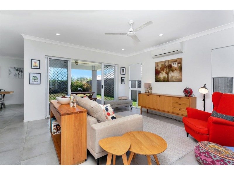 38 Springbrook Avenue, Redlynch QLD 4870
