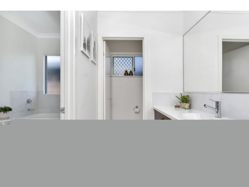 38 Springbrook Avenue, Redlynch QLD 4870