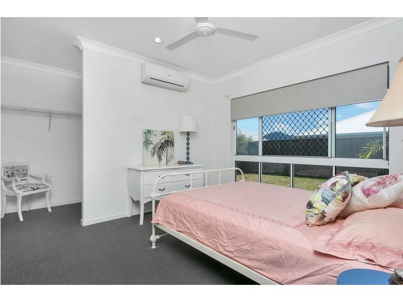 38 Springbrook Avenue, Redlynch QLD 4870