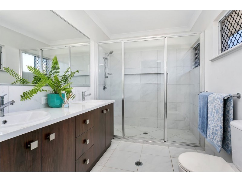 38 Springbrook Avenue, Redlynch QLD 4870