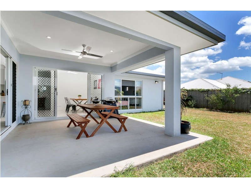 38 Springbrook Avenue, Redlynch QLD 4870