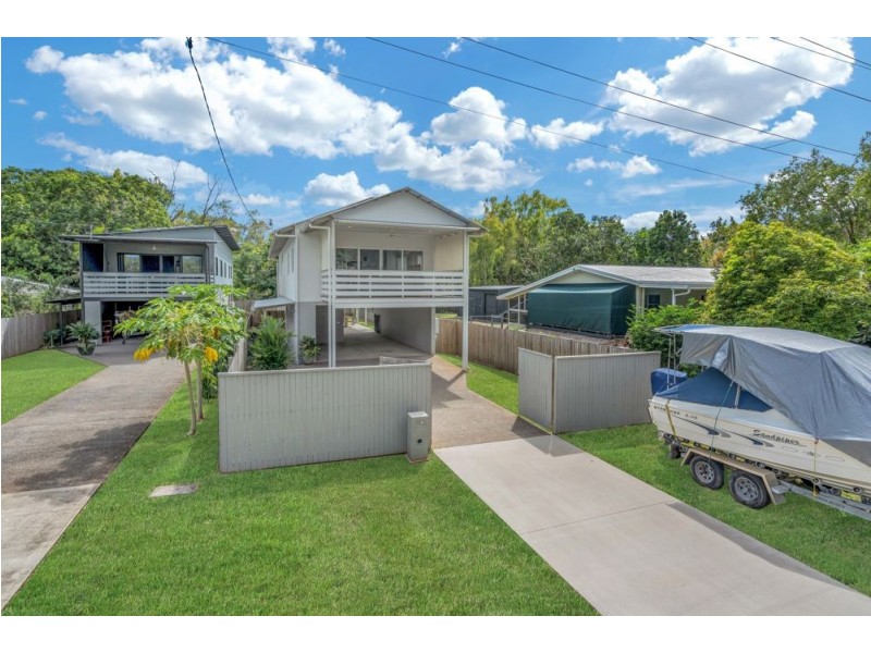 40b Barron River Esplanade, Machans Beach QLD 4878