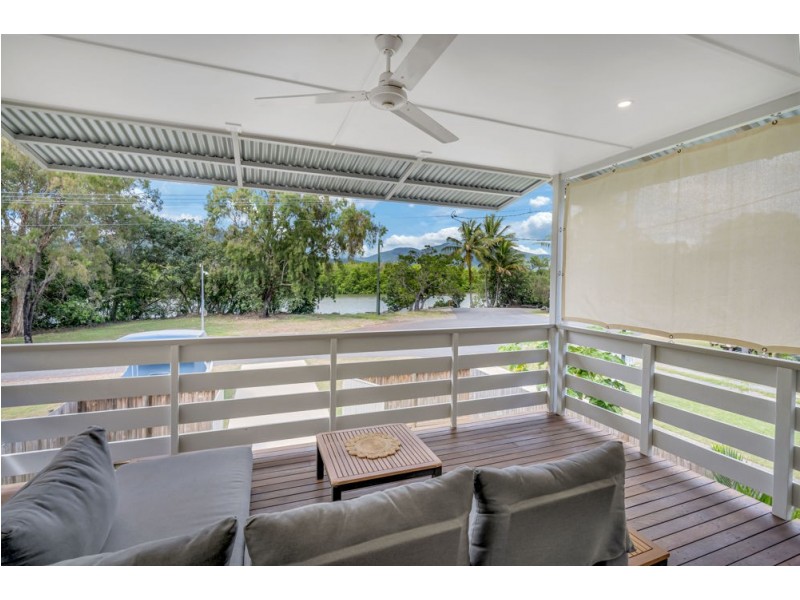 40b Barron River Esplanade, Machans Beach QLD 4878