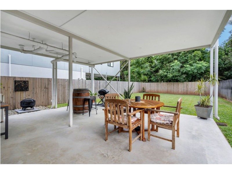 40b Barron River Esplanade, Machans Beach QLD 4878