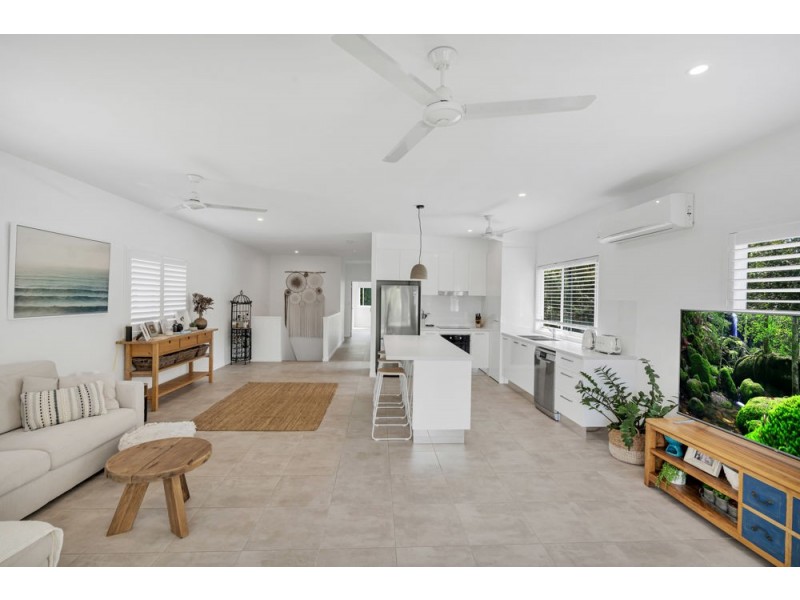 40b Barron River Esplanade, Machans Beach QLD 4878