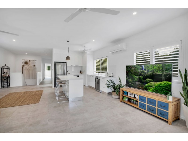 40b Barron River Esplanade, Machans Beach QLD 4878