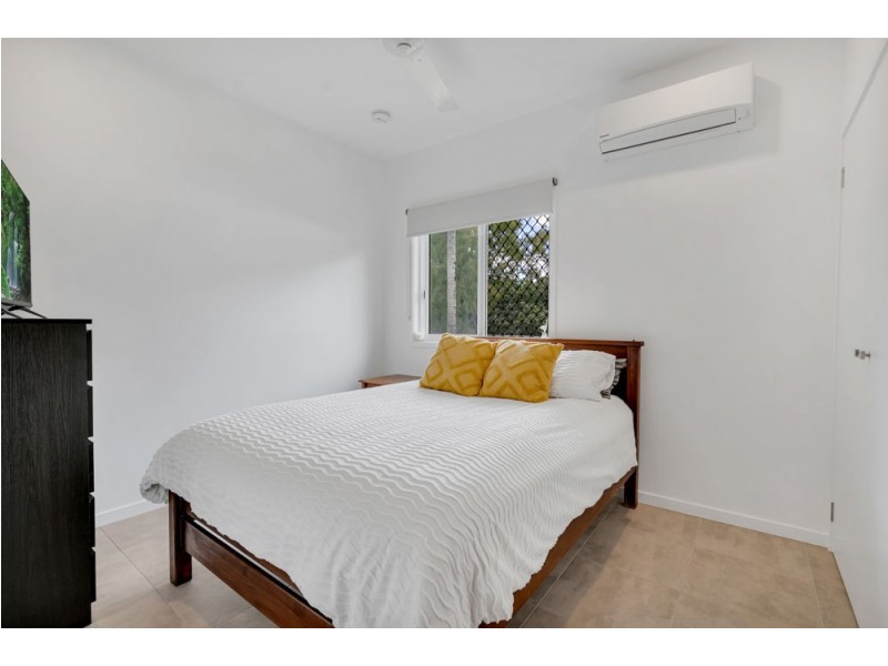40b Barron River Esplanade, Machans Beach QLD 4878