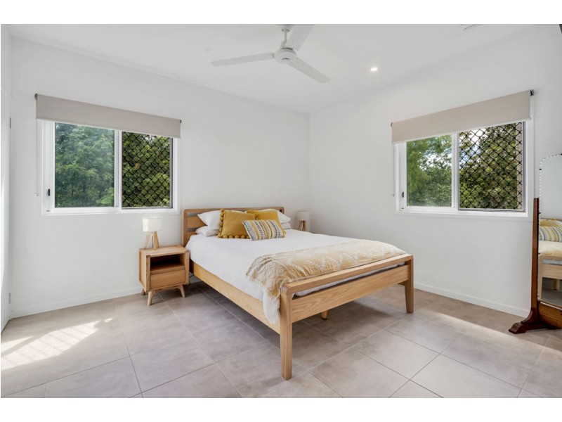 40b Barron River Esplanade, Machans Beach QLD 4878