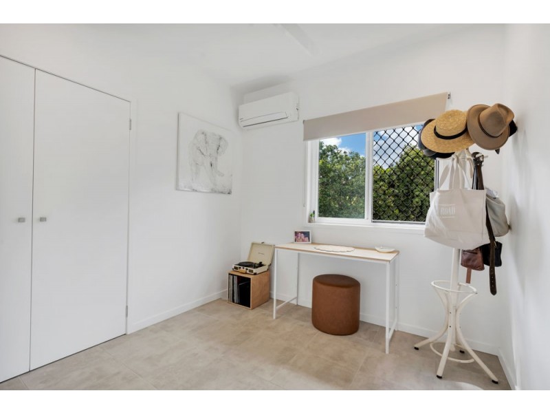 40b Barron River Esplanade, Machans Beach QLD 4878
