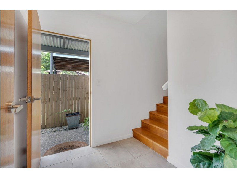 40b Barron River Esplanade, Machans Beach QLD 4878