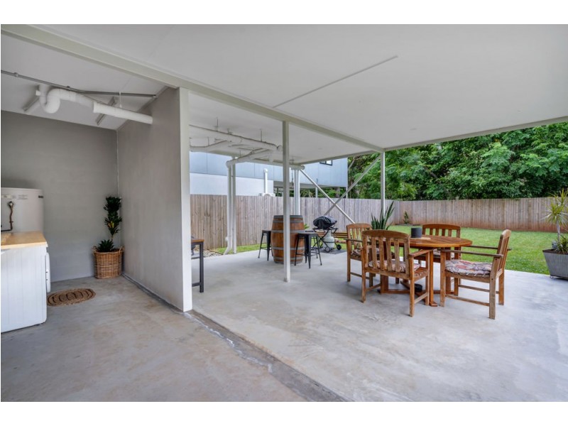 40b Barron River Esplanade, Machans Beach QLD 4878