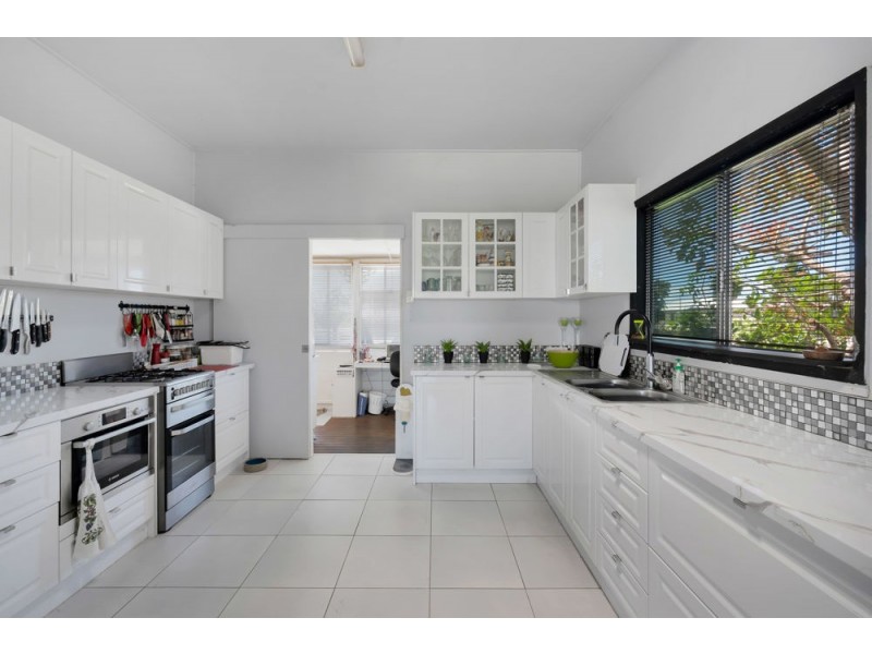 26-28 Howe Street, Cairns North QLD 4870