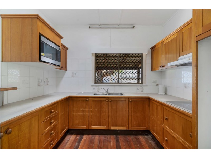 26-28 Howe Street, Cairns North QLD 4870