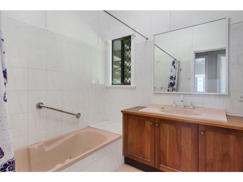 26-28 Howe Street, Cairns North QLD 4870