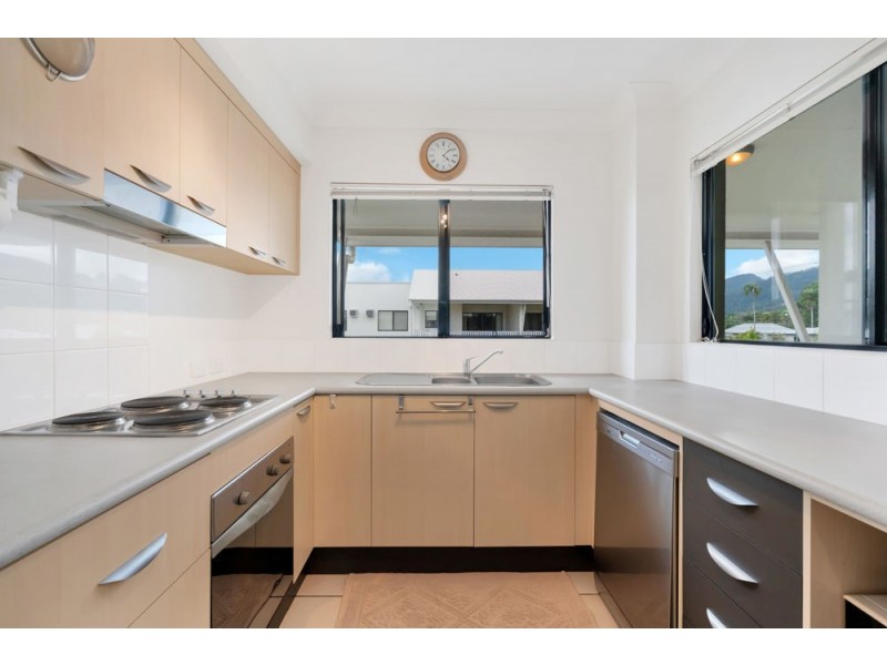 8/44-50 Pease Street, Manoora QLD 4870