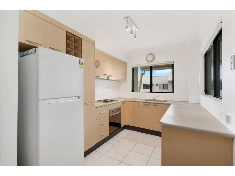 8/44-50 Pease Street, Manoora QLD 4870