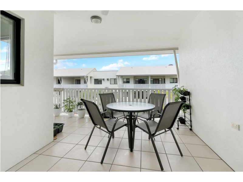 8/44-50 Pease Street, Manoora QLD 4870