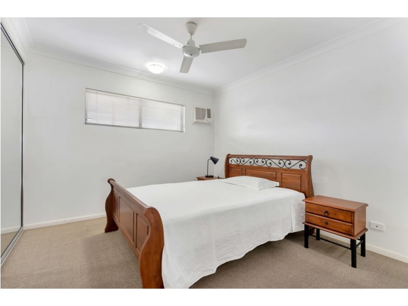 8/44-50 Pease Street, Manoora QLD 4870