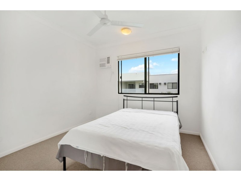 8/44-50 Pease Street, Manoora QLD 4870