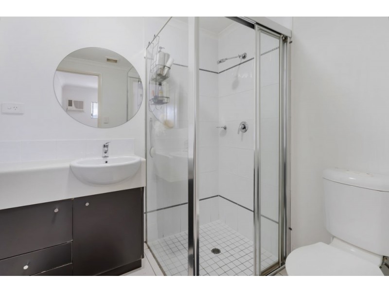 8/44-50 Pease Street, Manoora QLD 4870