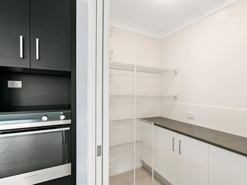 58 Springbrook Avenue, Redlynch QLD 4870