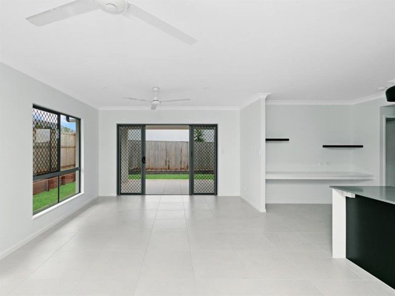 58 Springbrook Avenue, Redlynch QLD 4870