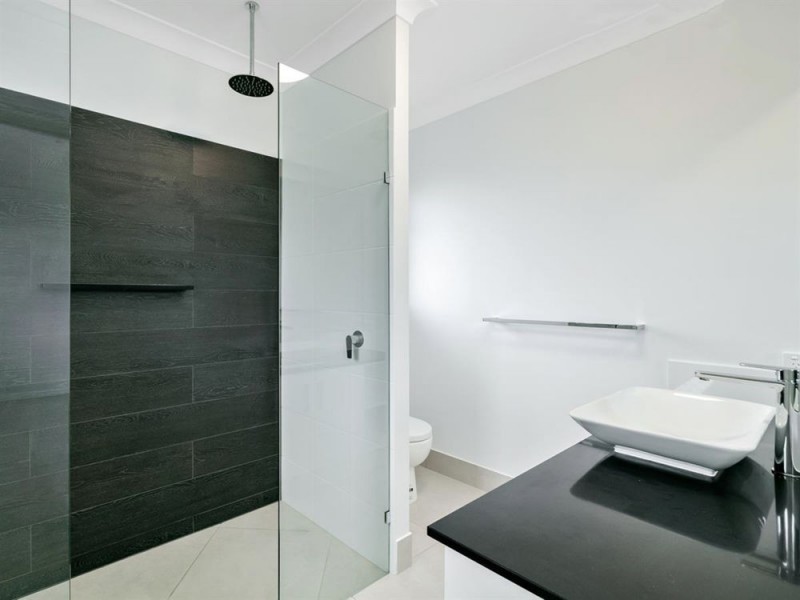 58 Springbrook Avenue, Redlynch QLD 4870