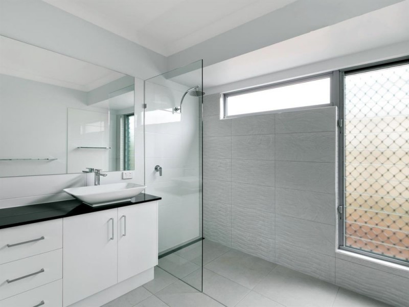 58 Springbrook Avenue, Redlynch QLD 4870