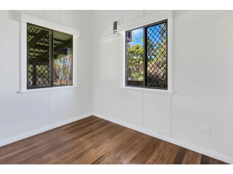 26 Howe Street, Cairns North QLD 4870