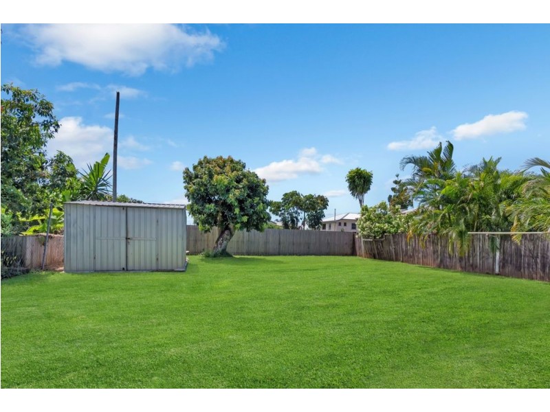 26 Howe Street, Cairns North QLD 4870