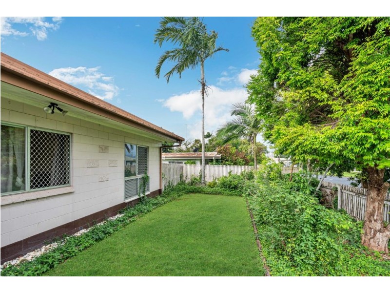 12 Lynette Street, Woree QLD 4868