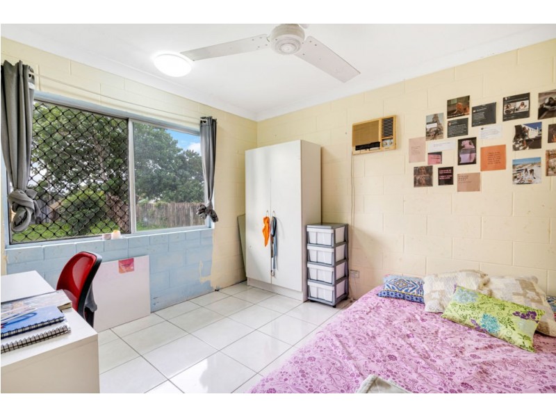 12 Lynette Street, Woree QLD 4868