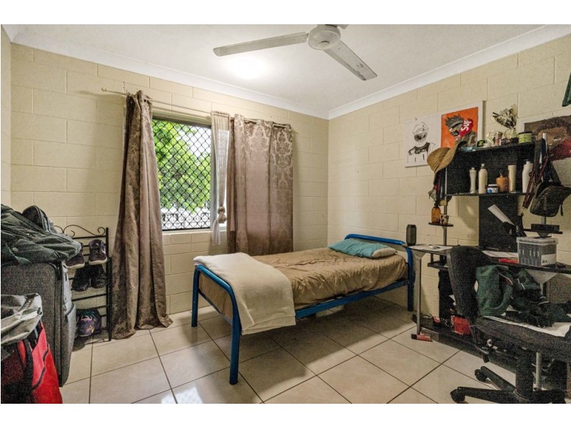 12 Lynette Street, Woree QLD 4868