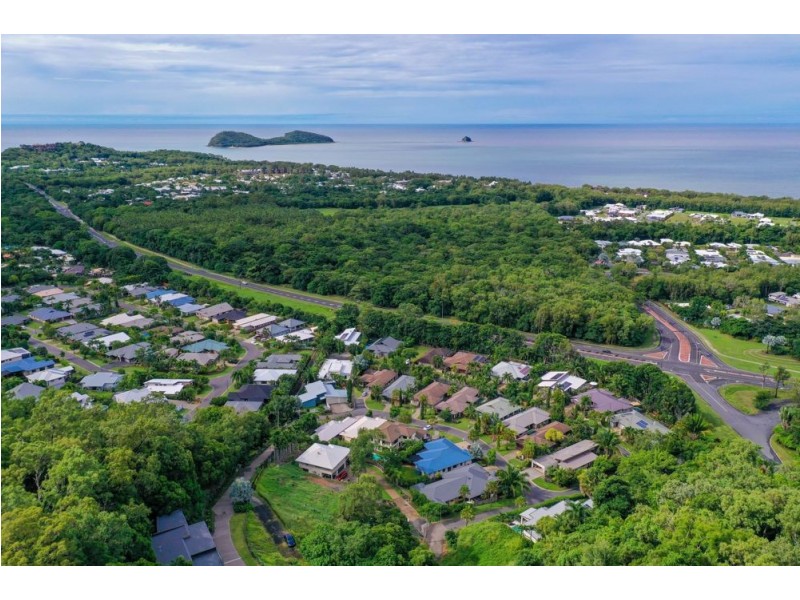 10 Seascape Close, Palm Cove QLD 4879
