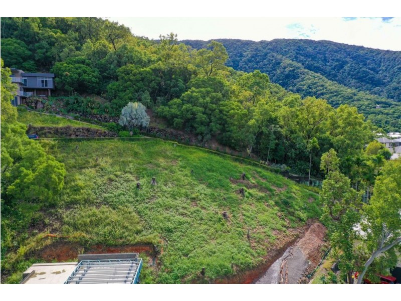 10 Seascape Close, Palm Cove QLD 4879
