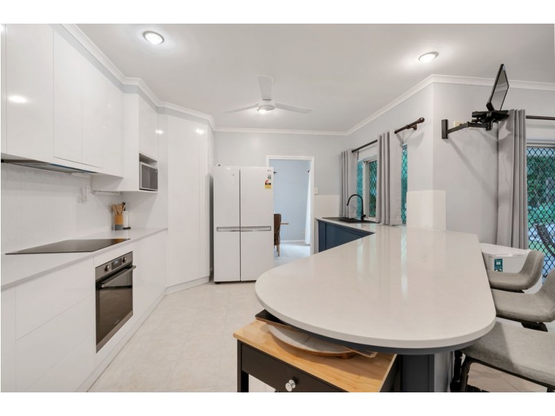 21 Gloucester Street, Whitfield QLD 4870