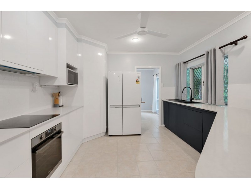 21 Gloucester Street, Whitfield QLD 4870